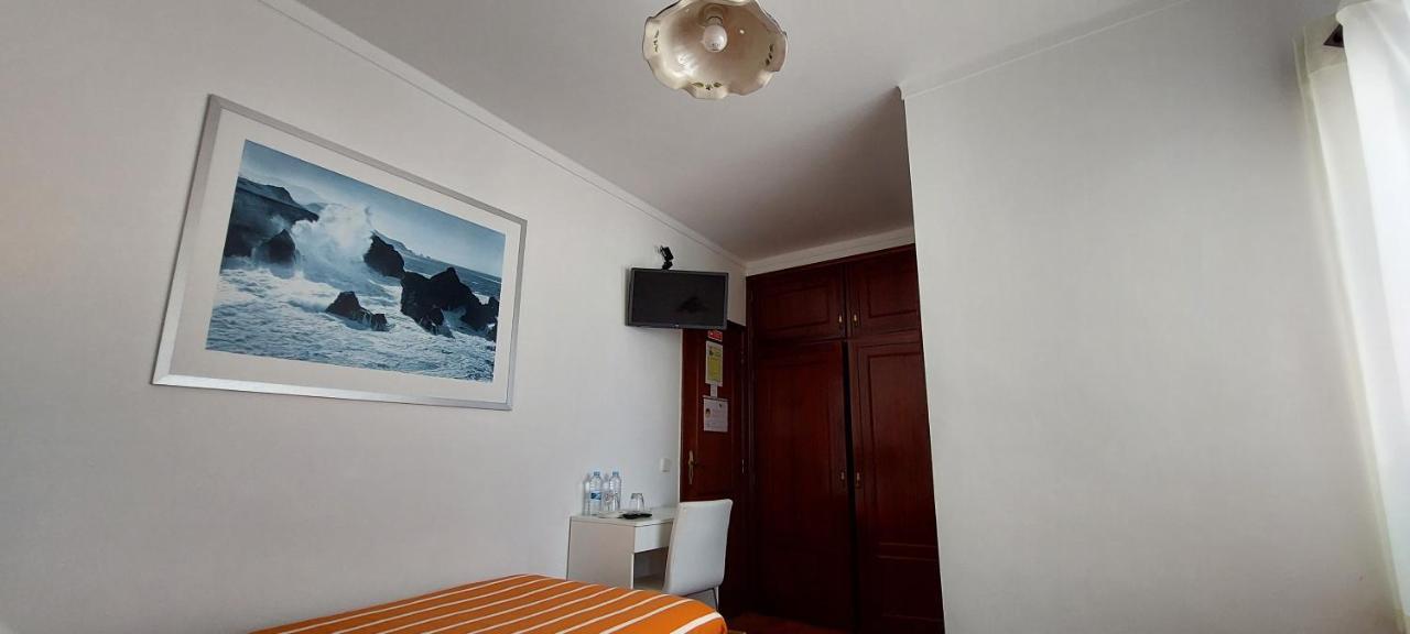 Pequena Baleia Bed and Breakfast Ferrel  Buitenkant foto