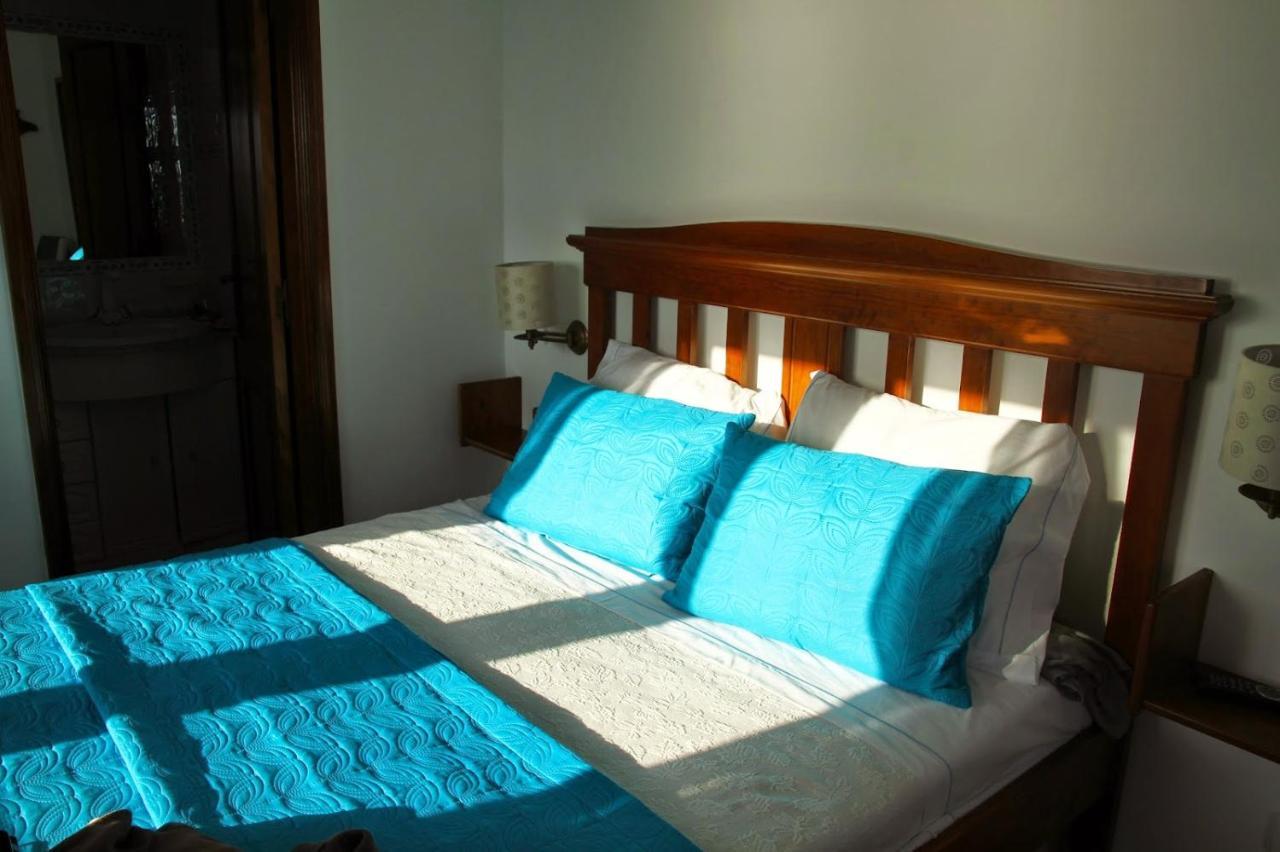 Pequena Baleia Bed and Breakfast Ferrel  Buitenkant foto