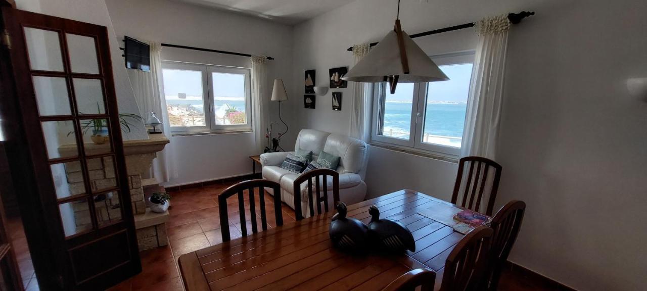 Pequena Baleia Bed and Breakfast Ferrel  Buitenkant foto