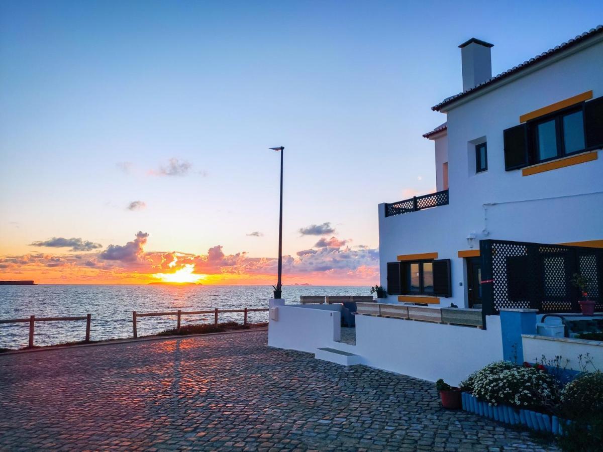 Pequena Baleia Bed and Breakfast Ferrel  Buitenkant foto