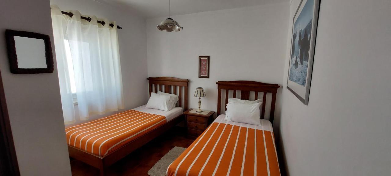 Pequena Baleia Bed and Breakfast Ferrel  Buitenkant foto