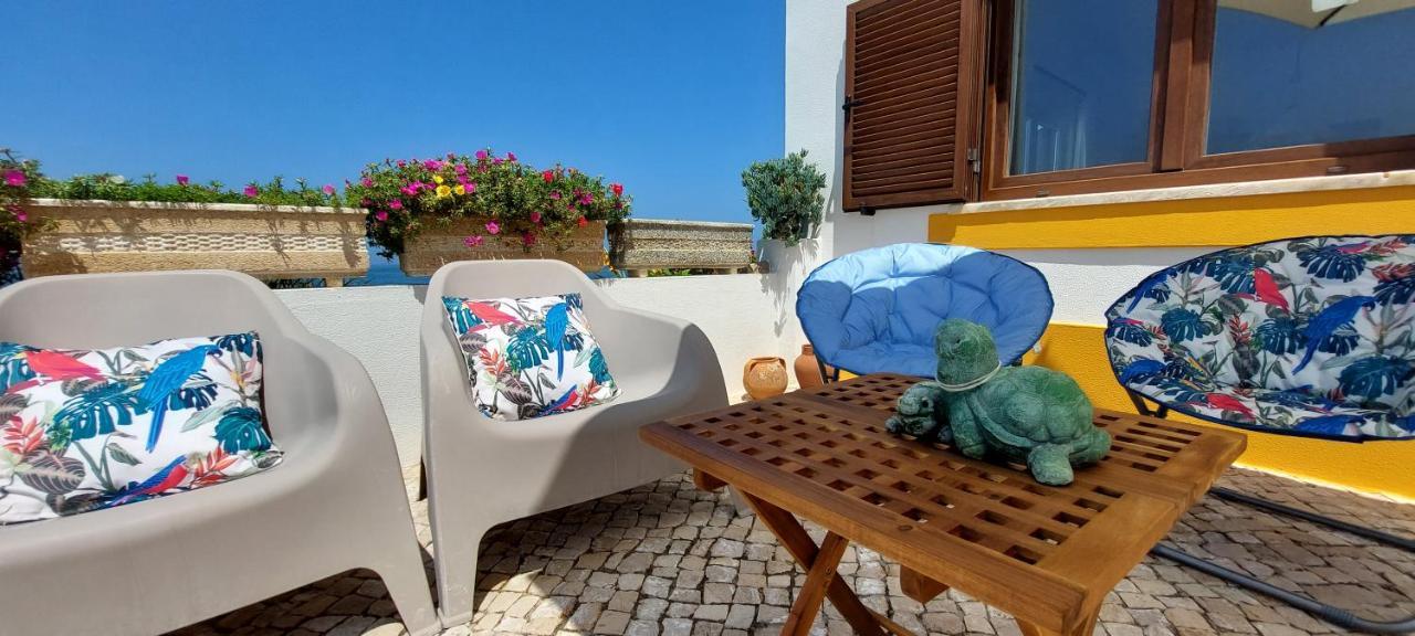 Pequena Baleia Bed and Breakfast Ferrel  Buitenkant foto