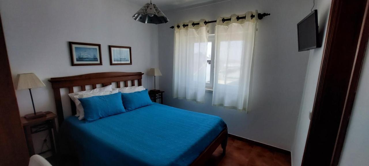 Pequena Baleia Bed and Breakfast Ferrel  Buitenkant foto