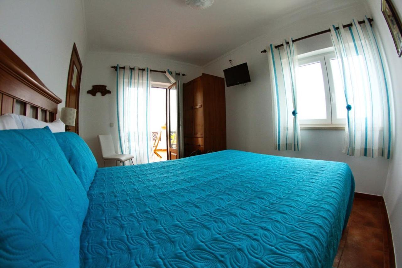 Pequena Baleia Bed and Breakfast Ferrel  Buitenkant foto
