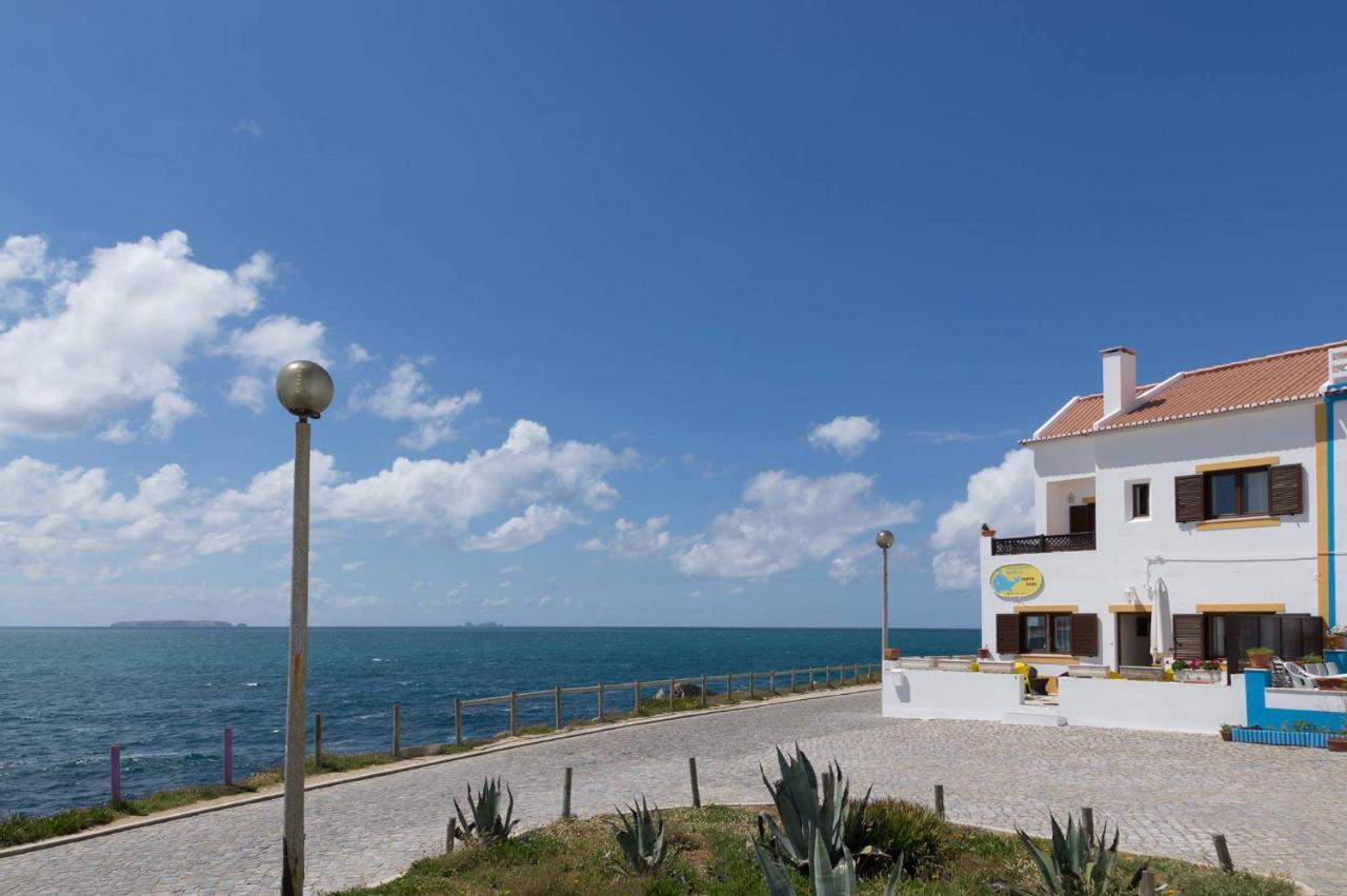 Pequena Baleia Bed and Breakfast Ferrel  Buitenkant foto