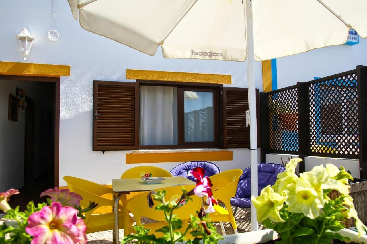 Pequena Baleia Bed and Breakfast Ferrel  Buitenkant foto