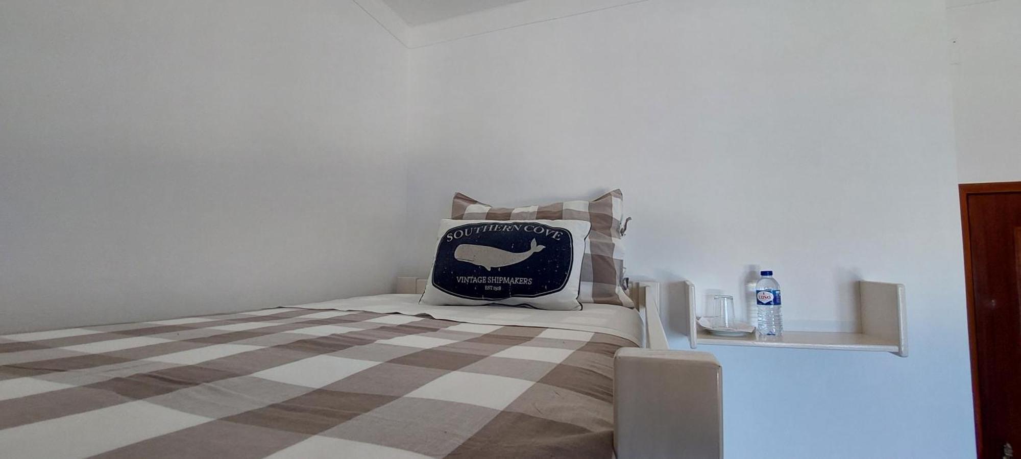 Pequena Baleia Bed and Breakfast Ferrel  Buitenkant foto